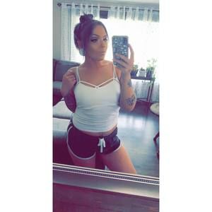 Meet your Posher, Caralyn